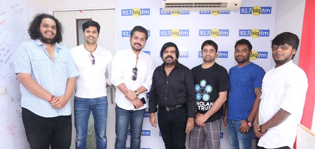 T Rajendar records a song for 7 Naatkal